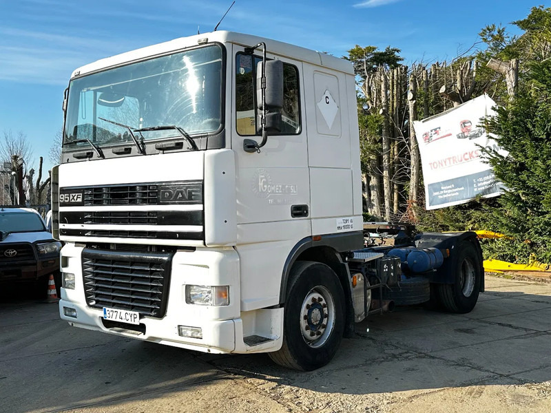 DAF XF 95.380 4X2 Tractor-unit Spring/Air ZF Manual Euro2 PTO - Sadulveok: pilt 2 DAF XF 95.380 4X2 Tractor-unit Spring/Air ZF Manual Euro2 PTO - Sadulveok: pilt 2