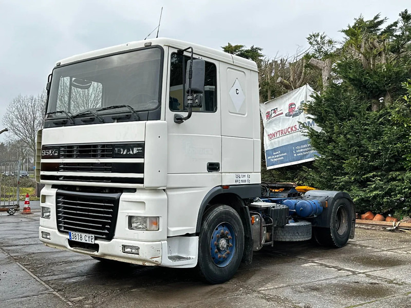 DAF XF 95.380 4X2 Tractor-unit Spring/Air ZF Manual Euro2 PTO - Sadulveok: pilt 2 DAF XF 95.380 4X2 Tractor-unit Spring/Air ZF Manual Euro2 PTO - Sadulveok: pilt 2