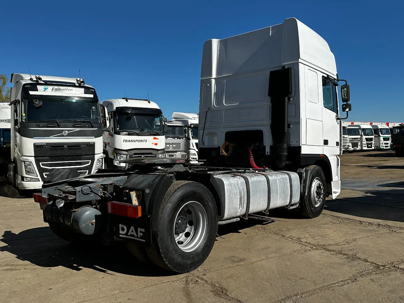 DAF XF 95.480 4X2 Tractor-unit Spring/Air ZF Manual Euro3 Airco - Sadulveok: pilt 4 DAF XF 95.480 4X2 Tractor-unit Spring/Air ZF Manual Euro3 Airco - Sadulveok: pilt 4