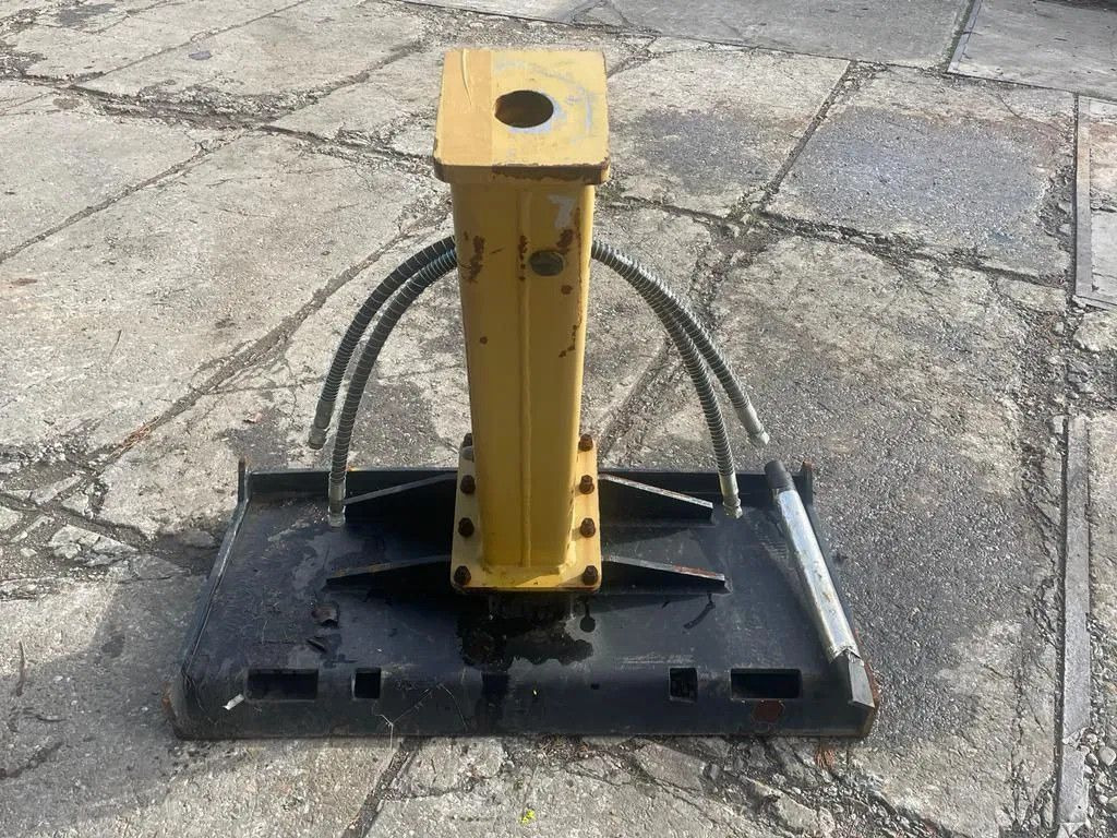 Soosan SB30 Hydraulic Breaker Skid steer Soosan SB30 Hydraulic Breaker Skid steer - Hüdrauliline haamer - Ehitusmasinad: pilt 4 Soosan SB30 Hydraulic Breaker Skid steer Soosan SB30 Hydraulic Breaker Skid steer - Hüdrauliline haamer - Ehitusmasinad: pilt 4
