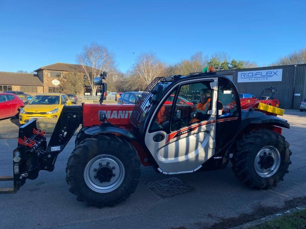 Manitou MT730H - Teleskooplaadur: pilt 4 Manitou MT730H - Teleskooplaadur: pilt 4