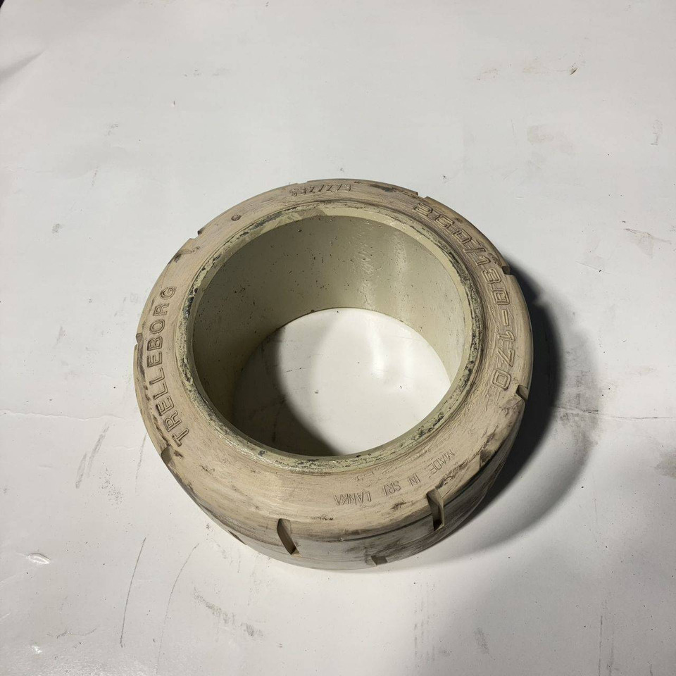 2X Trelleborg 260-130-170 NM tyres - Rehv - Materjali käitlemise seade: pilt 1 2X Trelleborg 260-130-170 NM tyres - Rehv - Materjali käitlemise seade: pilt 1