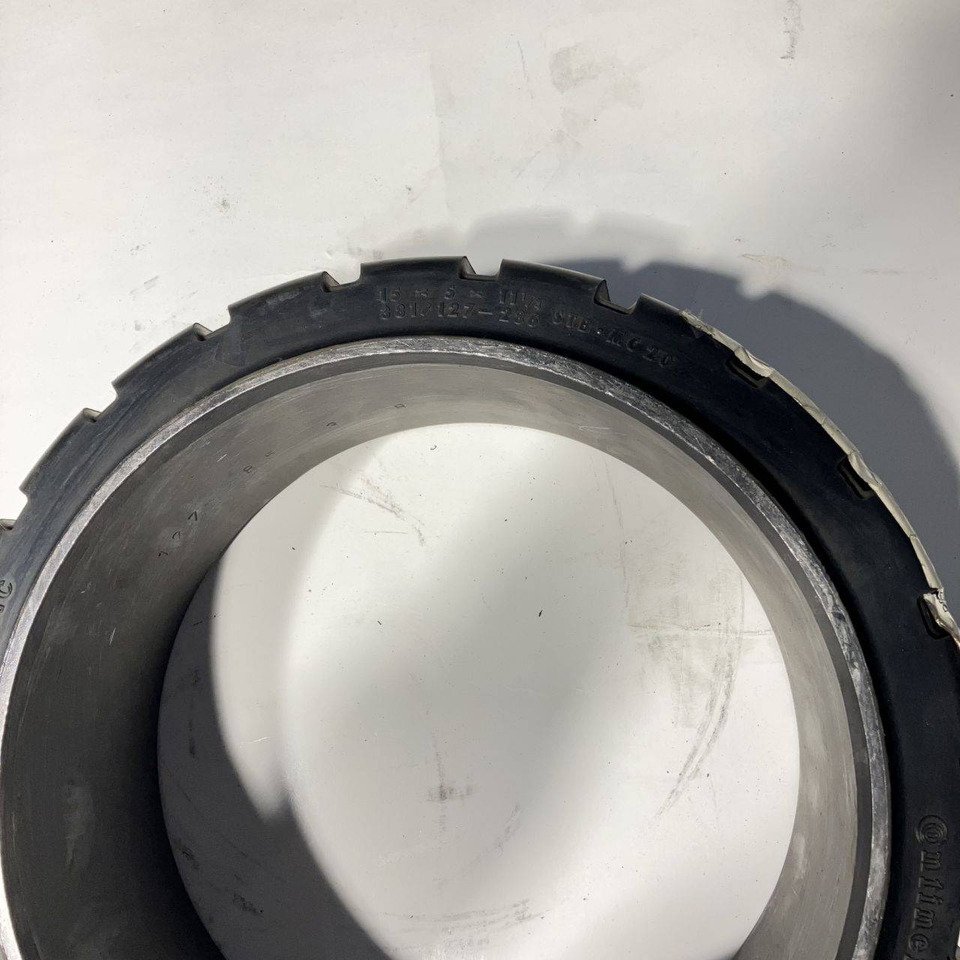 2x continental 15x5x11 1/4 tyres - Juhtimine - Materjali käitlemise seade: pilt 2 2x continental 15x5x11 1/4 tyres - Juhtimine - Materjali käitlemise seade: pilt 2