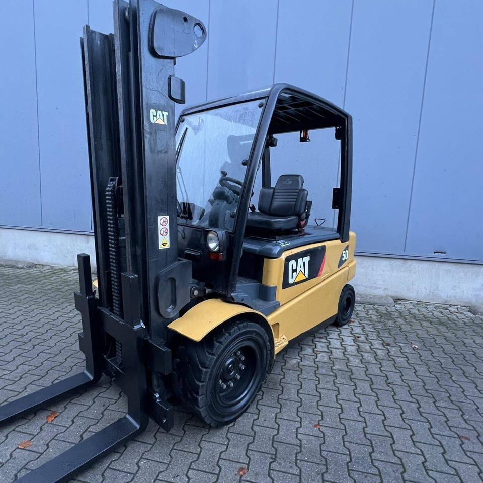 Caterpillar EP50 - Elektritõstuk: pilt 1 Caterpillar EP50 - Elektritõstuk: pilt 1