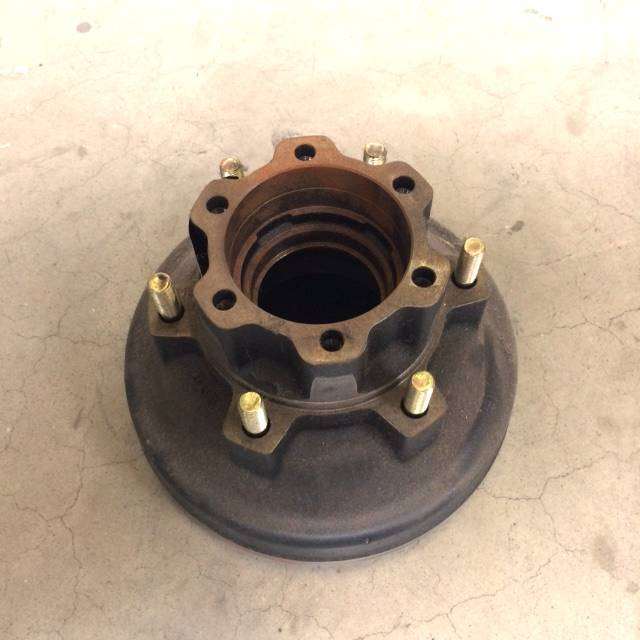 Hub,front wheel for Caterpillar /Mitsubishi - Rumm - Materjali käitlemise seade: pilt 1 Hub,front wheel for Caterpillar /Mitsubishi - Rumm - Materjali käitlemise seade: pilt 1