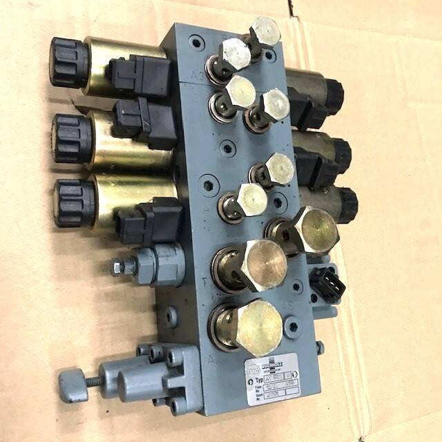 Hydraulic block for Caterpillar - Hüdrauliline klapp - Materjali käitlemise seade: pilt 3 Hydraulic block for Caterpillar - Hüdrauliline klapp - Materjali käitlemise seade: pilt 3