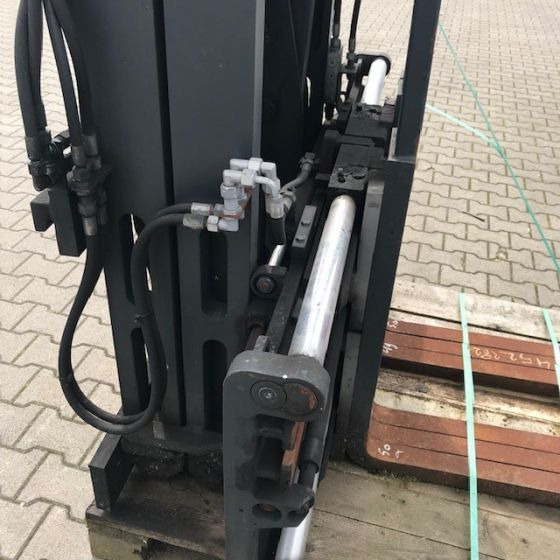 Kaup Triple pallet Handler with Pantograph - Kahvlid - Materjali käitlemise seade: pilt 2 Kaup Triple pallet Handler with Pantograph - Kahvlid - Materjali käitlemise seade: pilt 2