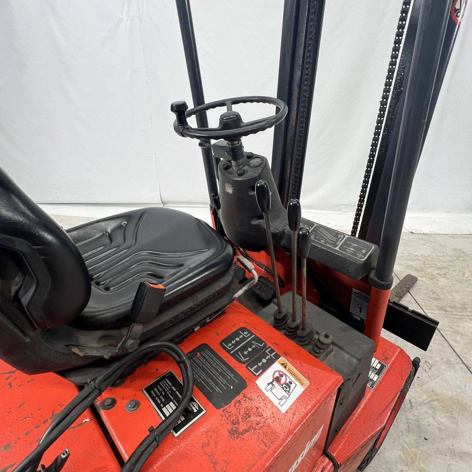 Linde E12 (324) - Elektritõstuk: pilt 3 Linde E12 (324) - Elektritõstuk: pilt 3