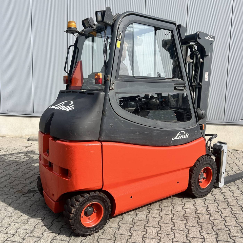 Linde E30-600S (336-03) - Elektritõstuk: pilt 3 Linde E30-600S (336-03) - Elektritõstuk: pilt 3