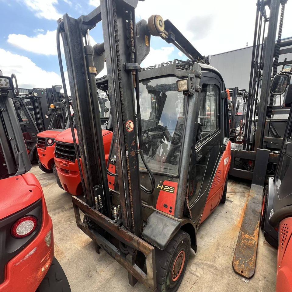 Linde H25D (392) - Diiseltõstuk: pilt 2 Linde H25D (392) - Diiseltõstuk: pilt 2