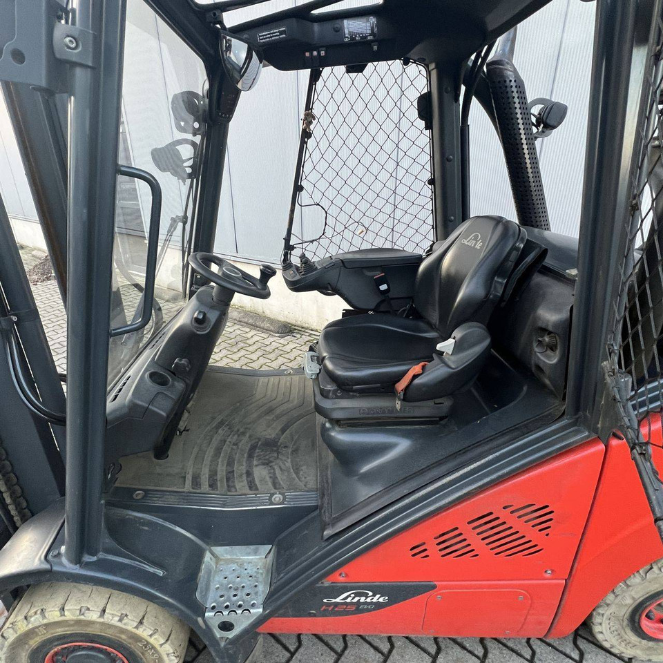 Linde H25T-02 (392) EVO - Gaasitõstuk: pilt 4 Linde H25T-02 (392) EVO - Gaasitõstuk: pilt 4