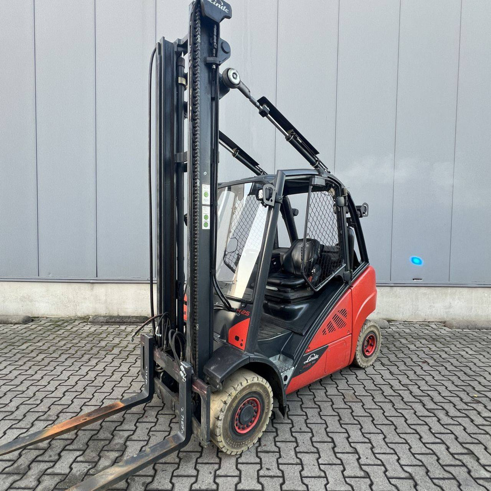 Linde H25T-02 (393) EVO - Gaasitõstuk: pilt 1 Linde H25T-02 (393) EVO - Gaasitõstuk: pilt 1