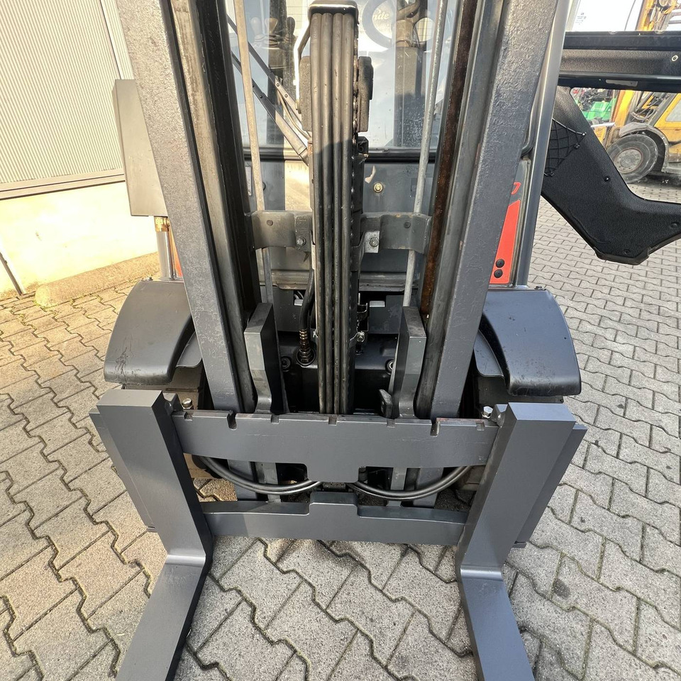 Linde H30D (393-02) EVO - Diiseltõstuk: pilt 2 Linde H30D (393-02) EVO - Diiseltõstuk: pilt 2
