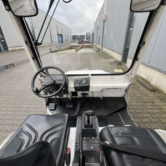 Nissan FV02A25U - Puksiirtraktor: pilt 2 Nissan FV02A25U - Puksiirtraktor: pilt 2