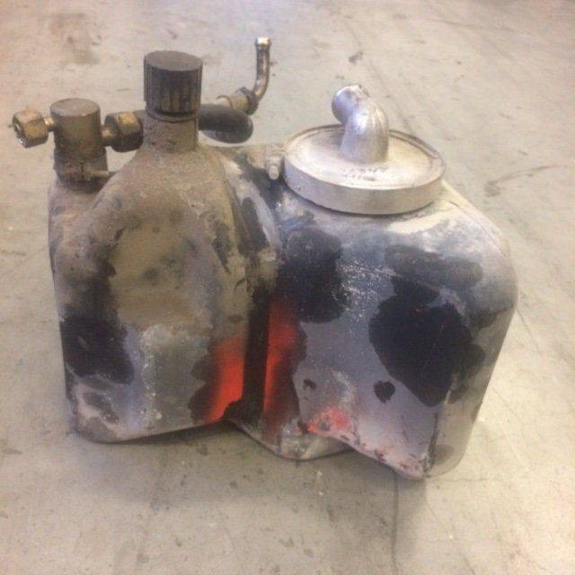 Oil Tank for Linde E15, Series 324 - Hüdrauliline paak - Materjali käitlemise seade: pilt 1 Oil Tank for Linde E15, Series 324 - Hüdrauliline paak - Materjali käitlemise seade: pilt 1