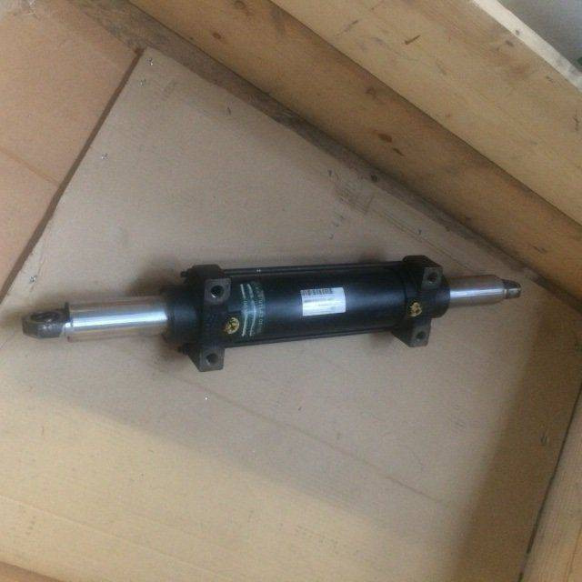 Steering Cylinder for Caterpillar P5000 - Hüdrauliline silinder - Materjali käitlemise seade: pilt 1 Steering Cylinder for Caterpillar P5000 - Hüdrauliline silinder - Materjali käitlemise seade: pilt 1