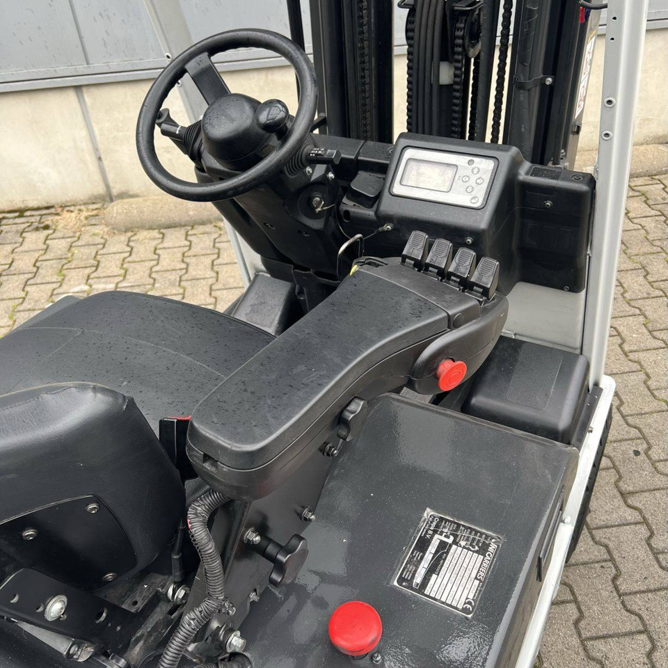 Unicarriers ET16 (AG1N12L16Q) - Elektritõstuk: pilt 4 Unicarriers ET16 (AG1N12L16Q) - Elektritõstuk: pilt 4