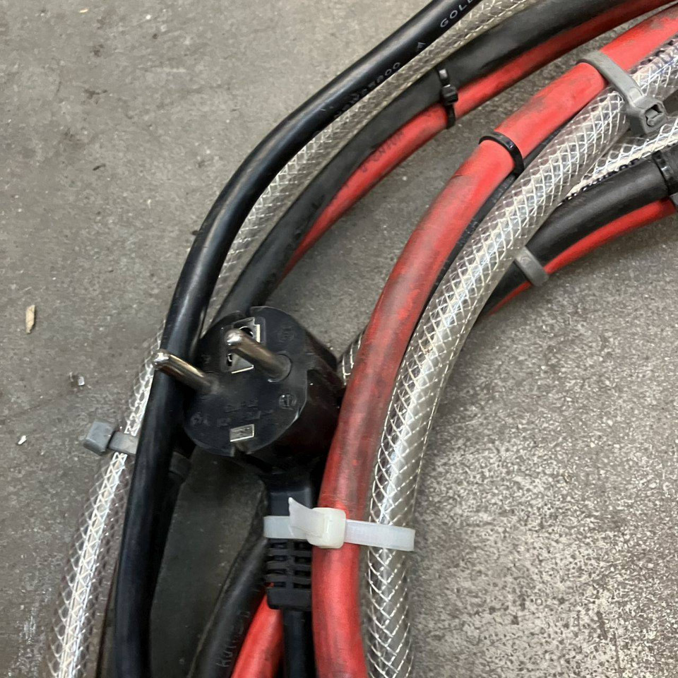 Hawker 24V/72A Lifetech TC1LT - Varuosa - Materjali käitlemise seade: pilt 4 Hawker 24V/72A Lifetech TC1LT - Varuosa - Materjali käitlemise seade: pilt 4