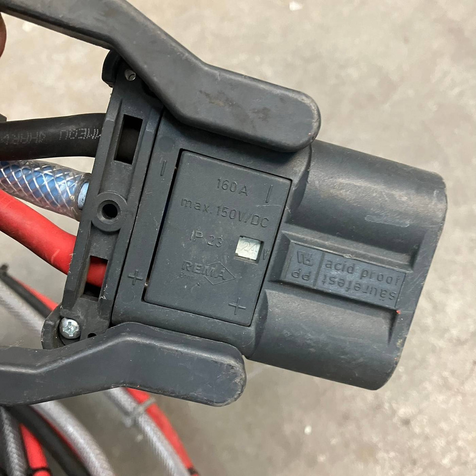 Hawker 24V/72A Lifetech TC1LT - Varuosa - Materjali käitlemise seade: pilt 3 Hawker 24V/72A Lifetech TC1LT - Varuosa - Materjali käitlemise seade: pilt 3