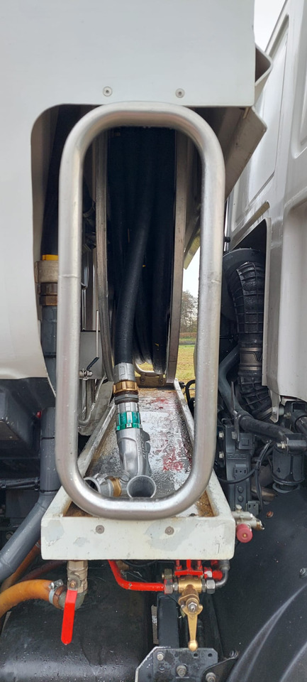 DAF CF400 - Tsisternauto: pilt 2 DAF CF400 - Tsisternauto: pilt 2