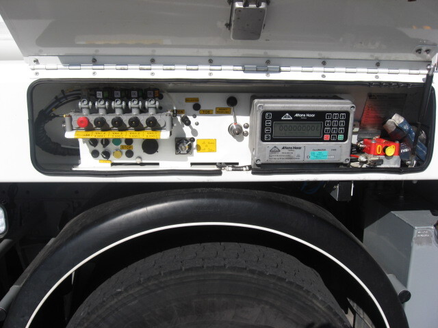DAF FAN CF85 - Tsisternauto: pilt 1 DAF FAN CF85 - Tsisternauto: pilt 1