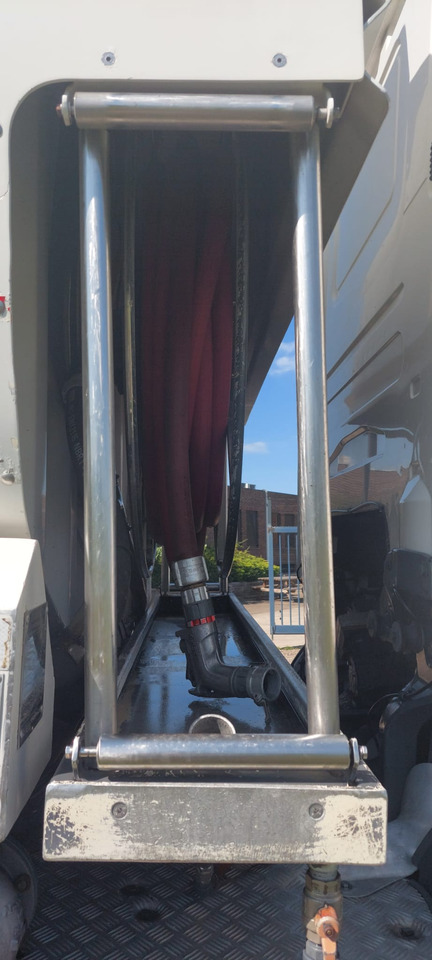 SCANIA - Tsisternauto: pilt 4 SCANIA - Tsisternauto: pilt 4