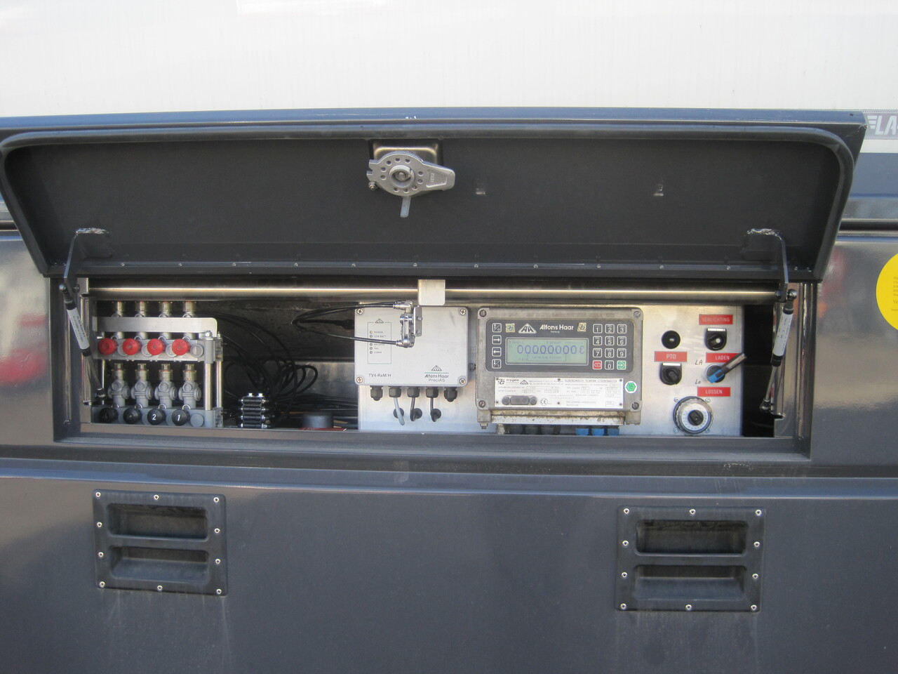 SCANIA G370 - Tsisternauto: pilt 2 SCANIA G370 - Tsisternauto: pilt 2