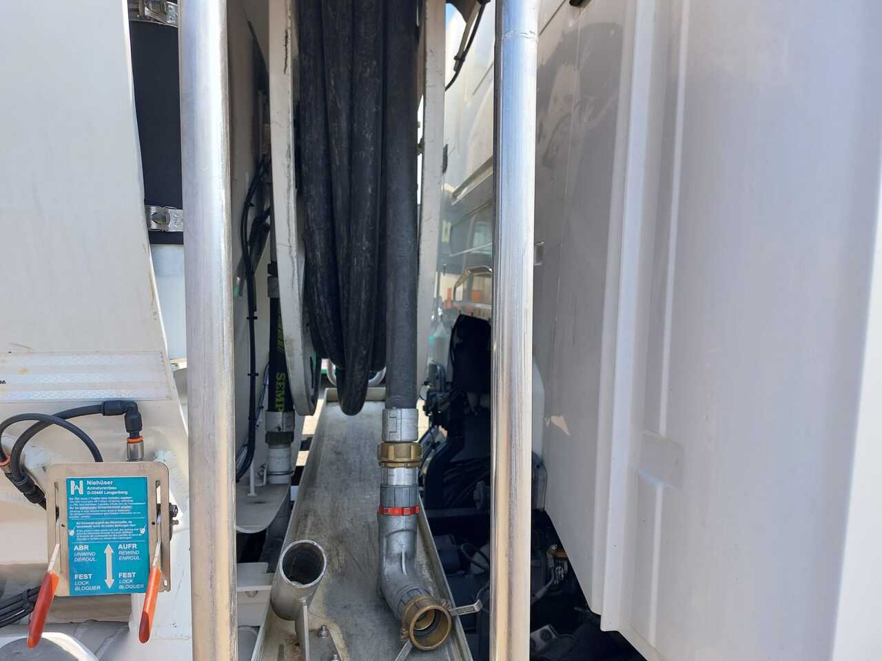 SCANIA PRT - Tsisternauto: pilt 2 SCANIA PRT - Tsisternauto: pilt 2