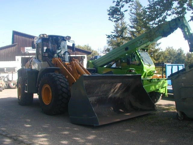 Liebherr L556 2plus2 - Rataslaadur: pilt 1 Liebherr L556 2plus2 - Rataslaadur: pilt 1