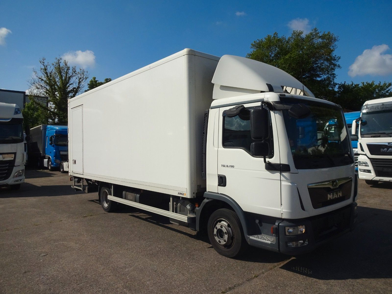Kasti veoauto MAN MAN TGL 8.190, Koffer, LBW, Kamera, Luft, AHK: pilt 1