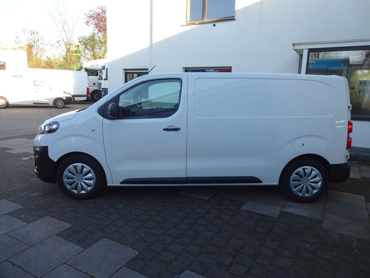 Opel 50 x Vivaro Kasten, L1H1, Klima, PDC, Tempomat - Väike kaubik: pilt 4 Opel 50 x Vivaro Kasten, L1H1, Klima, PDC, Tempomat - Väike kaubik: pilt 4