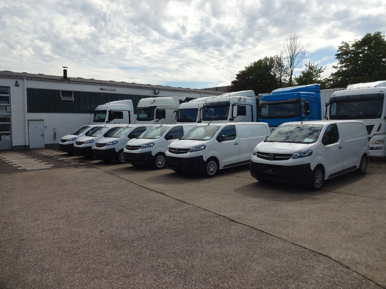 Opel Opel 5 x Vivaro Kasten L1H1, Klima, PDC, - Väike kaubik: pilt 2 Opel Opel 5 x Vivaro Kasten L1H1, Klima, PDC, - Väike kaubik: pilt 2