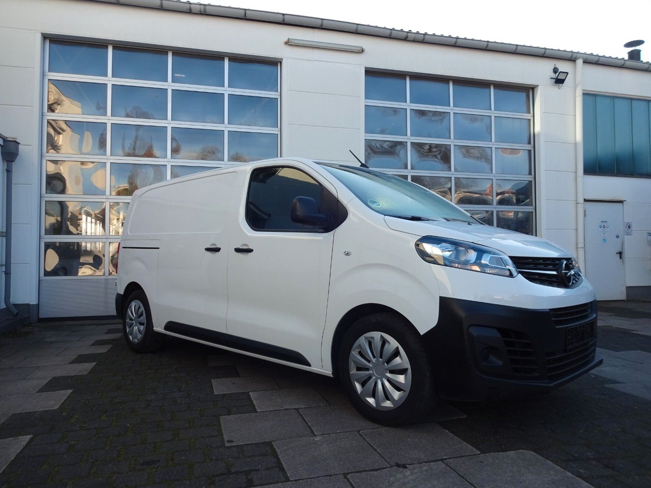 Opel Vivaro Kasten Edition M, L1H1, Klima, PDC - Mikrobuss: pilt 3 Opel Vivaro Kasten Edition M, L1H1, Klima, PDC - Mikrobuss: pilt 3
