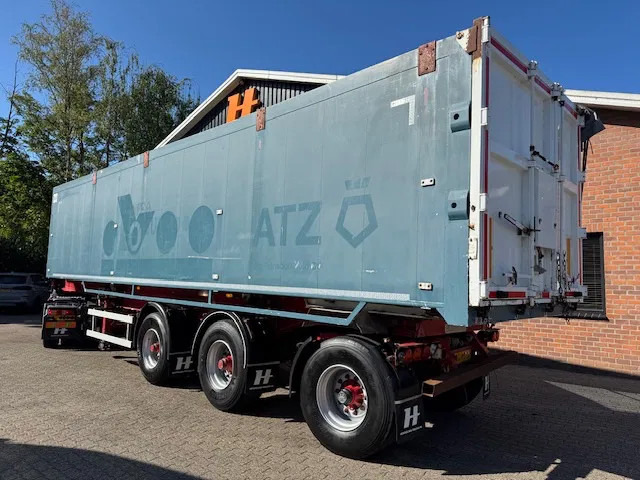 Bulthuis TATA 23 57m3 Stuuras Liftas 10T assen Klep/Deuren + bietenrek Nieuwe APK 8/2026 - Kallur-poolhaagis: pilt 2 Bulthuis TATA 23 57m3 Stuuras Liftas 10T assen Klep/Deuren + bietenrek Nieuwe APK 8/2026 - Kallur-poolhaagis: pilt 2
