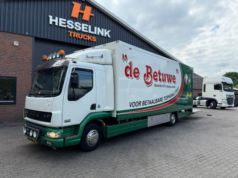 DAF LF 45.220 Laadklep/LBW Zijdeur Airco Slaapcabine AHK - Kasti veoauto: pilt 1 DAF LF 45.220 Laadklep/LBW Zijdeur Airco Slaapcabine AHK - Kasti veoauto: pilt 1