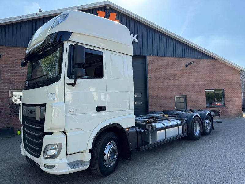 DAF XF 480 6X2 SSC FAN BDF Retarder 2x AHK Lenkachse Standairco - Konteinerveduk/ Tõstukiga veoauto: pilt 1 DAF XF 480 6X2 SSC FAN BDF Retarder 2x AHK Lenkachse Standairco - Konteinerveduk/ Tõstukiga veoauto: pilt 1