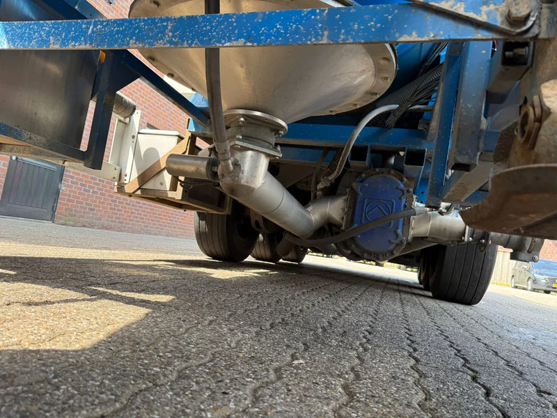 Feldbinder 34m3 Veevoeder Vogelsang-pomp, Coating binnenzijde - Tsistern poolhaagis: pilt 5 Feldbinder 34m3 Veevoeder Vogelsang-pomp, Coating binnenzijde - Tsistern poolhaagis: pilt 5
