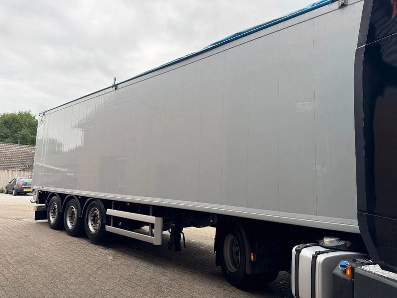 Knapen Trailers K200 11M Agrar 71m3 Cargo Floor Liftas SAF Schijfremmen 6.920 KG - Kõndimisalaga poolhaagised: pilt 4 Knapen Trailers K200 11M Agrar 71m3 Cargo Floor Liftas SAF Schijfremmen 6.920 KG - Kõndimisalaga poolhaagised: pilt 4