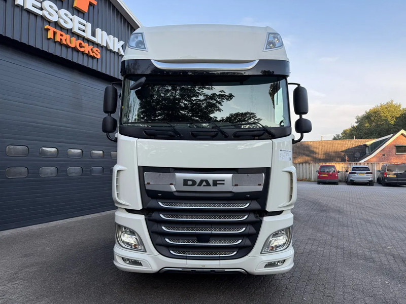 DAF XF 480 SSC Super Space 2x tank LED 326.042KM! ACC - Sadulveok: pilt 3 DAF XF 480 SSC Super Space 2x tank LED 326.042KM! ACC - Sadulveok: pilt 3