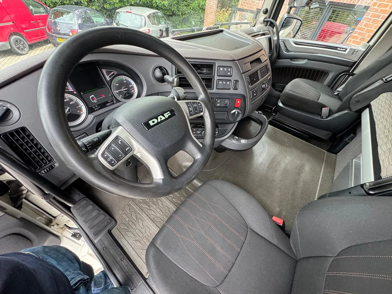 DAF XF 480 SSC Super Space 2x tank LED PTO-Prep 338.054M ACC - Sadulveok: pilt 5 DAF XF 480 SSC Super Space 2x tank LED PTO-Prep 338.054M ACC - Sadulveok: pilt 5