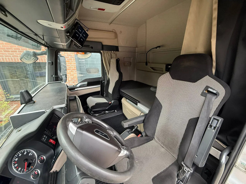 MAN TGX 18.460 4X4 550.440KM Hydraulic Standairco German truck - Sadulveok: pilt 5 MAN TGX 18.460 4X4 550.440KM Hydraulic Standairco German truck - Sadulveok: pilt 5