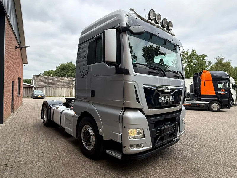 MAN TGX 18.460 4X4 550.440KM Hydraulic Standairco German truck - Sadulveok: pilt 2 MAN TGX 18.460 4X4 550.440KM Hydraulic Standairco German truck - Sadulveok: pilt 2