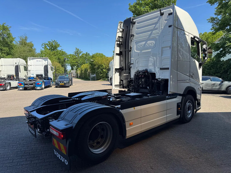 Volvo FH 500 AERO NEW! 9 Ton Vooras Globetrotter XL, PTO, ACC, Standairco, 2 tanks, LED - Sadulveok: pilt 4 Volvo FH 500 AERO NEW! 9 Ton Vooras Globetrotter XL, PTO, ACC, Standairco, 2 tanks, LED - Sadulveok: pilt 4