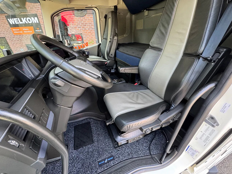 Volvo FH 500 Globetrotter XL 2X tank Standairco Alcoa Leder NL Truck Full spec, Dynamic steering - Sadulveok: pilt 5 Volvo FH 500 Globetrotter XL 2X tank Standairco Alcoa Leder NL Truck Full spec, Dynamic steering - Sadulveok: pilt 5
