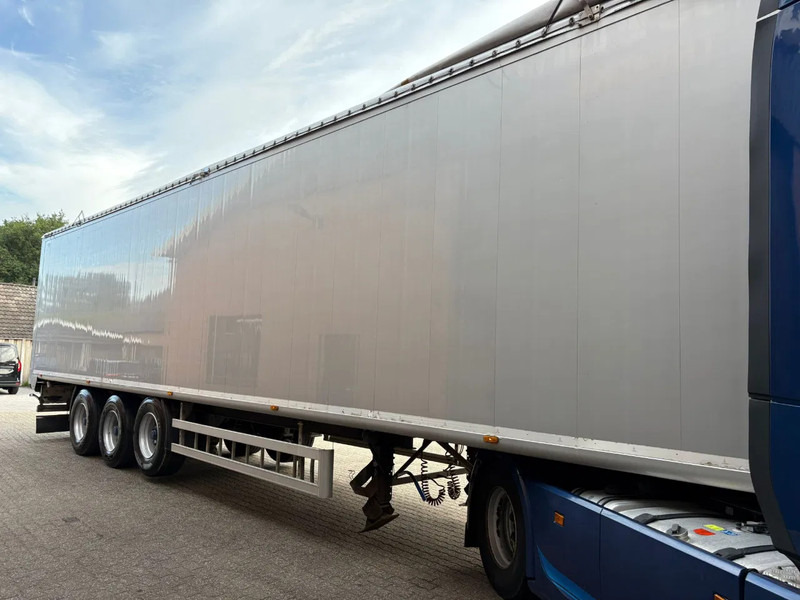 Kraker CF200 92m3, 2X Liftas Cargo Floor - Kõndimisalaga poolhaagised: pilt 4 Kraker CF200 92m3, 2X Liftas Cargo Floor - Kõndimisalaga poolhaagised: pilt 4