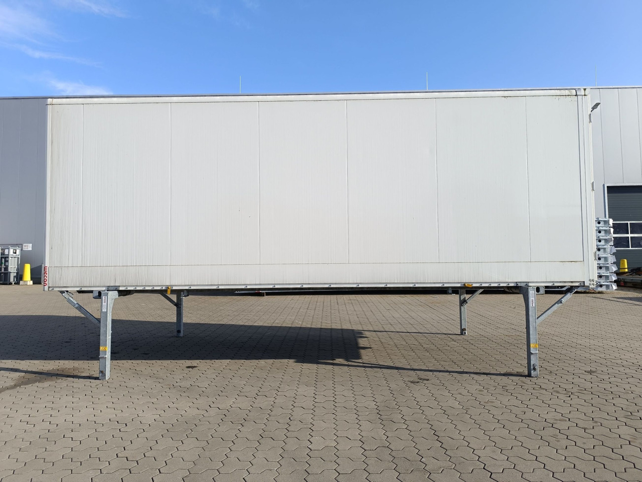 BDF-System, 7.450 mm lang, SONDERPREIS MESSEAUFBAU, - Asenduskorpus - furgoon: pilt 1 BDF-System, 7.450 mm lang, SONDERPREIS MESSEAUFBAU, - Asenduskorpus - furgoon: pilt 1