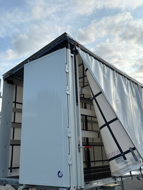 Kögel BDF-System, 7.450 mm lang, Hubdach, Eckhöhe: 2.920 mm, - Kardinakülje vahetuskorpus: pilt 1 Kögel BDF-System, 7.450 mm lang, Hubdach, Eckhöhe: 2.920 mm, - Kardinakülje vahetuskorpus: pilt 1