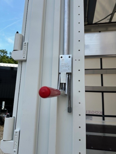 Kögel BDF-System, 7.450 mm lang, Hubdach, Eckhöhe: 2.920 mm, - Kardinakülje vahetuskorpus: pilt 3 Kögel BDF-System, 7.450 mm lang, Hubdach, Eckhöhe: 2.920 mm, - Kardinakülje vahetuskorpus: pilt 3