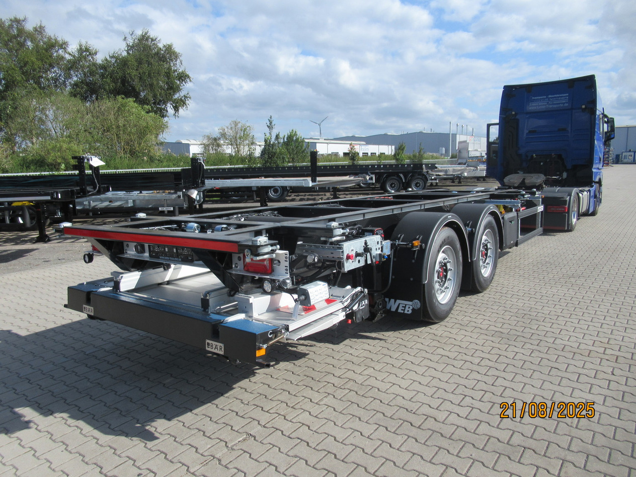 System Trailers BDF-System, Standard ohne Zulassung, mit Ladebordwand - Furgoonjärelhaagis: pilt 1 System Trailers BDF-System, Standard ohne Zulassung, mit Ladebordwand - Furgoonjärelhaagis: pilt 1