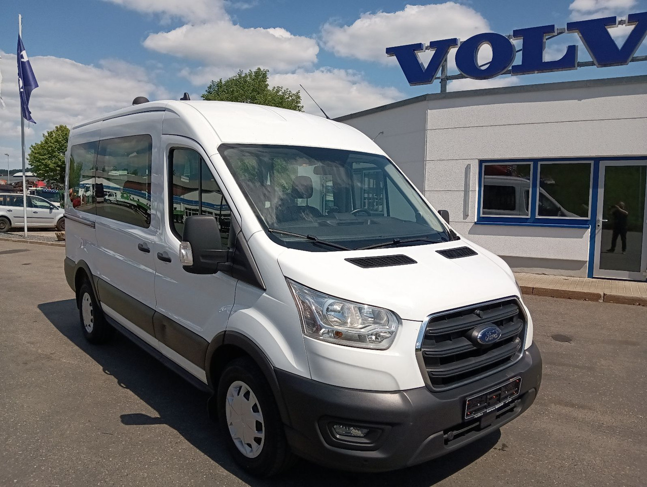 Ford Transit Kombi 350 L2 Trend 9-Sitzer 2xHeizung/Kl - Mikrobuss, Meeskonnaauto: pilt 2 Ford Transit Kombi 350 L2 Trend 9-Sitzer 2xHeizung/Kl - Mikrobuss, Meeskonnaauto: pilt 2